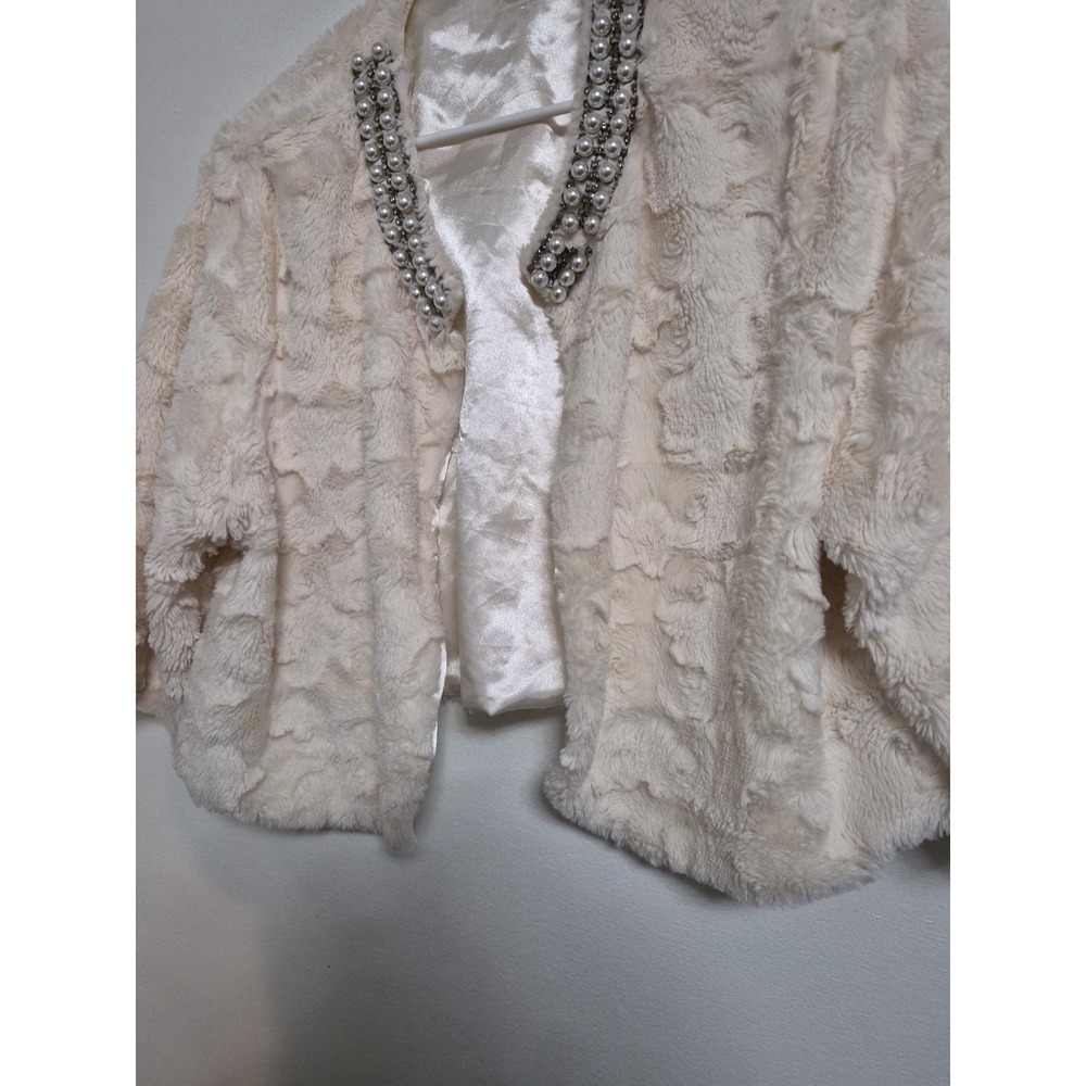 White Fur Stole Size XL PARK AND MAIN WHITE BEADING RHINESTONES PROM WEDDING VTG